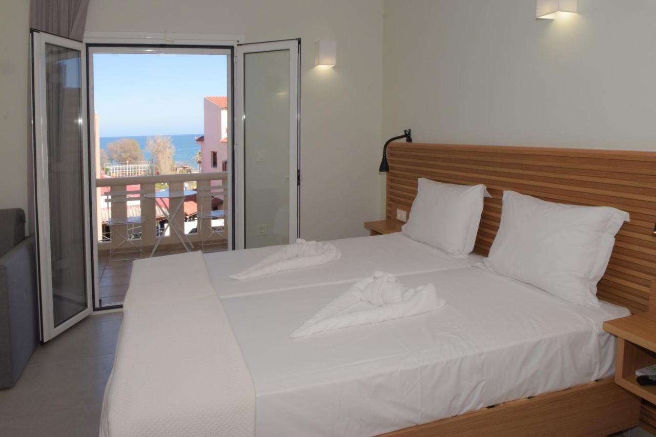 Mithos Premium Rooms Agia Marina  ภายนอก รูปภาพ