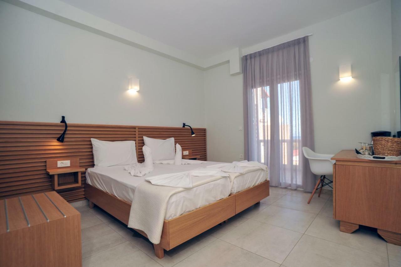 Mithos Premium Rooms Agia Marina  ภายนอก รูปภาพ