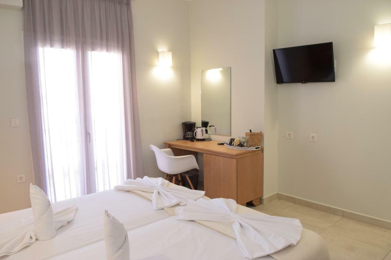 Mithos Premium Rooms Agia Marina  ภายนอก รูปภาพ