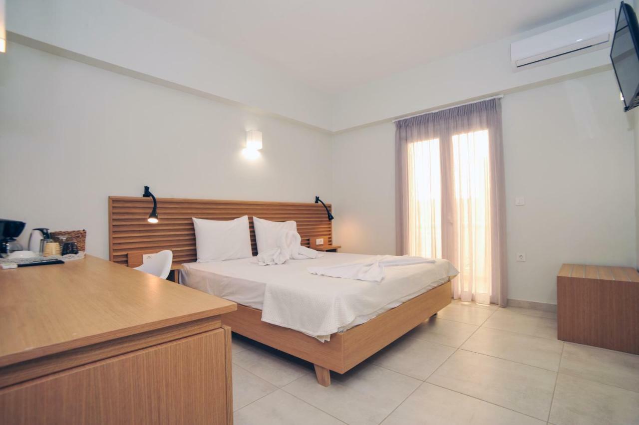 Mithos Premium Rooms Agia Marina  ภายนอก รูปภาพ